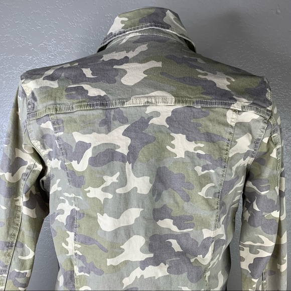 Zintex Women’s Sportswear Camo Raw Edge Hem Unlined Jacket - Picture 5 of 10